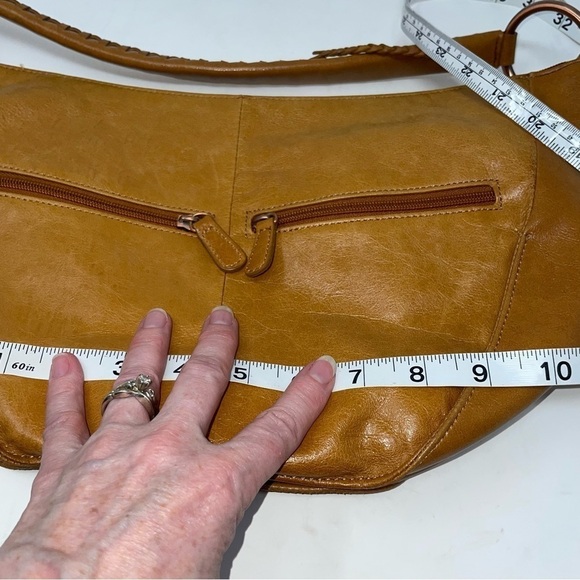 Auricle Orange Leather Shoulder Bag | Tapered Design - Picture 11 of 15